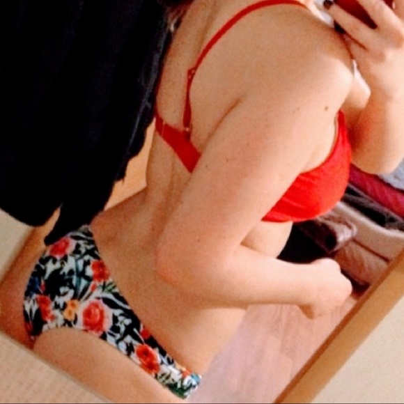 Red n Rose Bikini - Picture 3 of 5